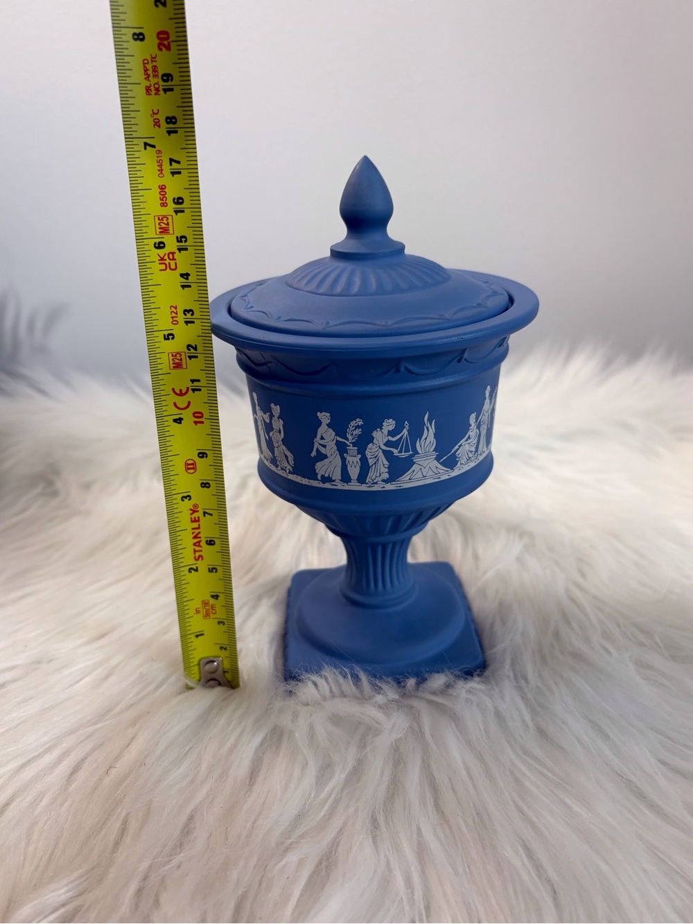 Vintage Avon Grecian-themed pedestal jar in powder/“Grecian” blue. - Picture 8 of 9